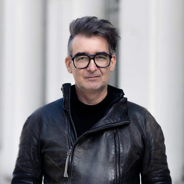 Bild vergrößern: Der stereichische Autor Michael Stavaric kommt im Rahmen eines Literaturprojektes nach Aschersleben.