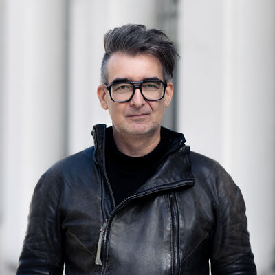 Bild vergrößern: Der östereichische Autor Michael Stavaric kommt im Rahmen eines Literaturprojektes nach Aschersleben.