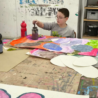 Bild vergrößern: 2024-12 GS Luisenschule Malerei (7)