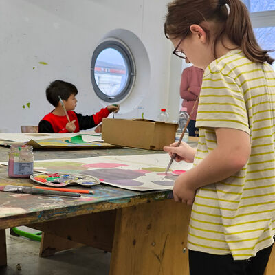 Bild vergrößern: 2024-12 GS Luisenschule Malerei (12)