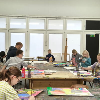 Bild vergrößern: 2024-12 GS Luisenschule Malerei (13)