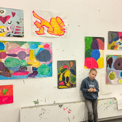 Bild vergrößern: 2024-12 GS Luisenschule Präsentation Malerei (9)