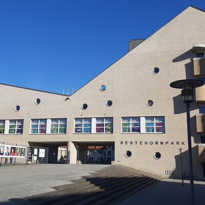 Bild vergrößern: 0-Kreativwerkstatt Aschersleben Fassade  (2)