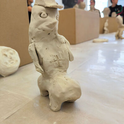 Bild vergr&ouml;&szlig;ern: 2025-09 Sek ASchweitzer Pr&auml;sentation Plastik (5)