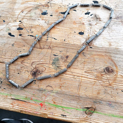 Bild vergr&ouml;&szlig;ern: 2025-09 Sek ASchweitzer Pr&auml;sentation Schmuck (9)