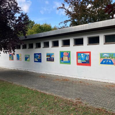 Bild vergr&ouml;&szlig;ern: 2025-09 Sek ASchweitzer Wandmalerei (1)