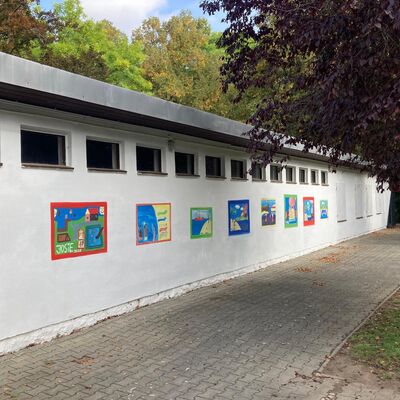 Bild vergr&ouml;&szlig;ern: 2025-09 Sek ASchweitzer Wandmalerei (2)