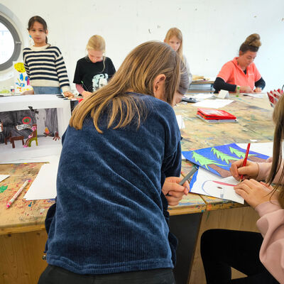 Bild vergr&ouml;&szlig;ern: 2025-11 GS Montessori Buchkunst (1)