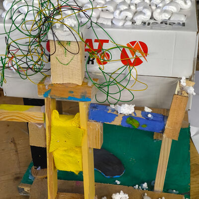 Bild vergr&ouml;&szlig;ern: 2025-11 GS Montessori Pr&auml;sentation Musik&Schrott (25)