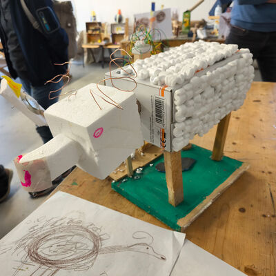 Bild vergr&ouml;&szlig;ern: 2025-11 GS Montessori Pr&auml;sentation Musik&Schrott (26)