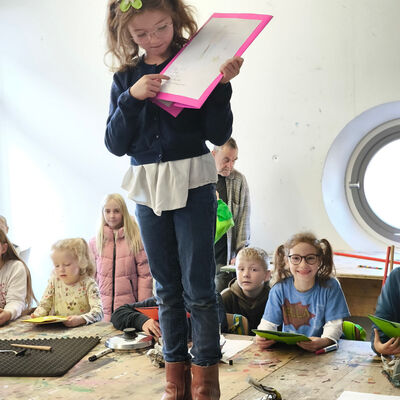 Bild vergr&ouml;&szlig;ern: 2025-11 GS Montessori Pr&auml;sentation Musik&Schrott (35)