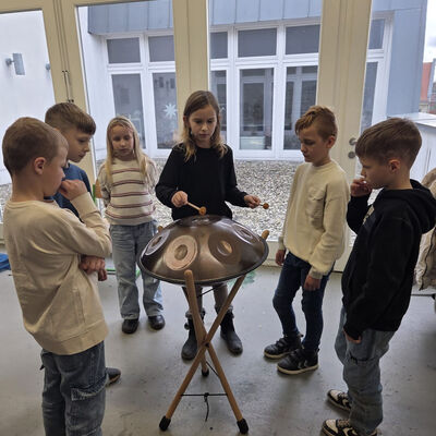 Bild vergr&ouml;&szlig;ern: 2025-11 GS Mehringen Musik und Schrott (4)