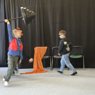 Bild vergr&ouml;&szlig;ern: 2025-11 GS Mehringen Theater (15)