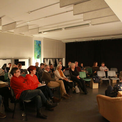 Bild vergr&ouml;&szlig;ern: 2025-11 Buchpremiere 9 POV (27)