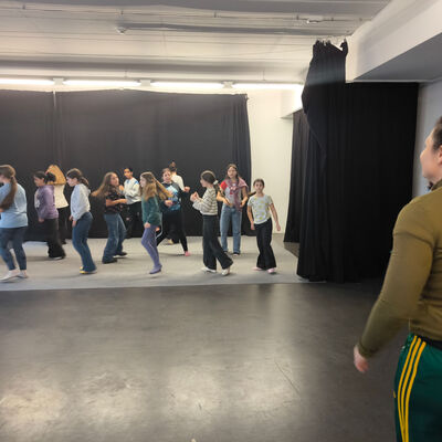 Bild vergr&ouml;&szlig;ern: 2026-01 Sek Burgschule Tanz (8)