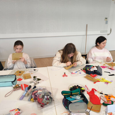 Bild vergr&ouml;&szlig;ern: 2026-01 Sek Burgschule Textil (3)