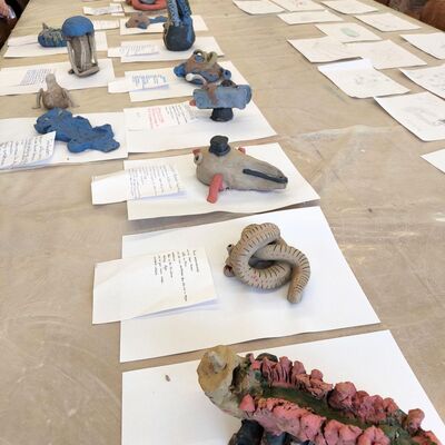 Bild vergr&ouml;&szlig;ern: 2026-01 Sek Burgschule Pr&auml;sentation Keramik (1)