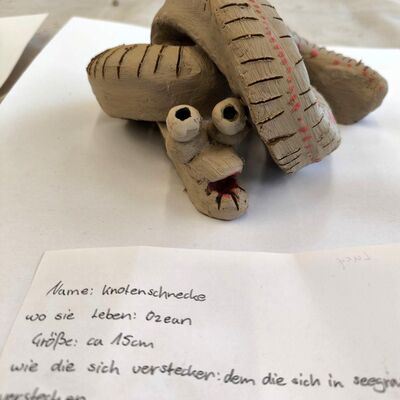 Bild vergr&ouml;&szlig;ern: 2026-01 Sek Burgschule Pr&auml;sentation Keramik (3)