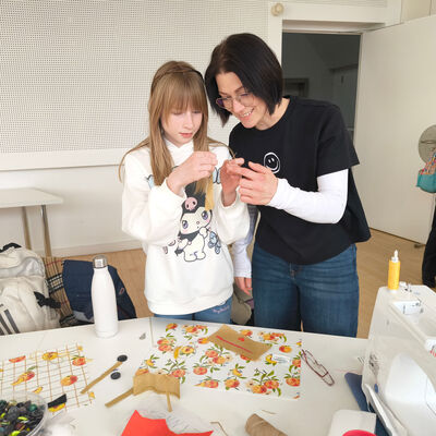 Bild vergr&ouml;&szlig;ern: 2026-01 sek Burgschule Pr&auml;sentation Textil (10)