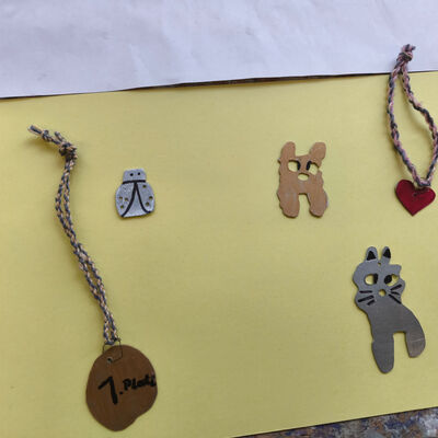 Bild vergr&ouml;&szlig;ern: 2026-01 Sek Burgschule Pr&auml;sentation Schmuck (8)